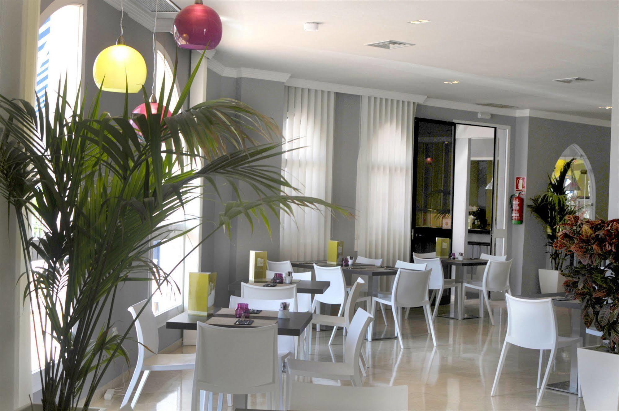 Ona Campanario Apart-hotel Sitio de Calahonda